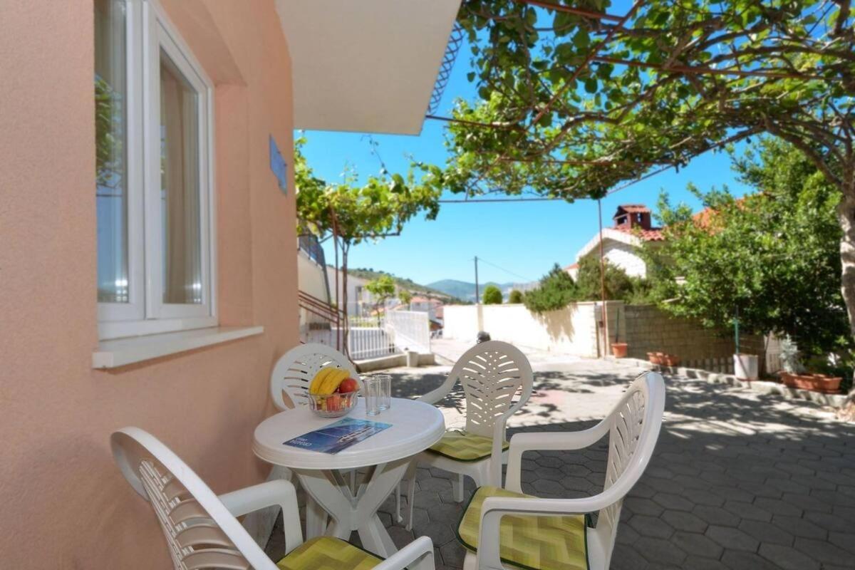 Apartments Sima - 100M From Beach Trogir Exterior foto